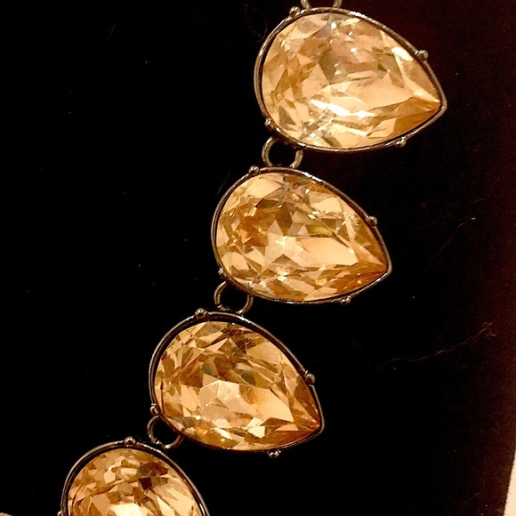 Stunning Vera Wang Amber Crystal and Gunmetal Chain Necklace - Picture 2 of 4